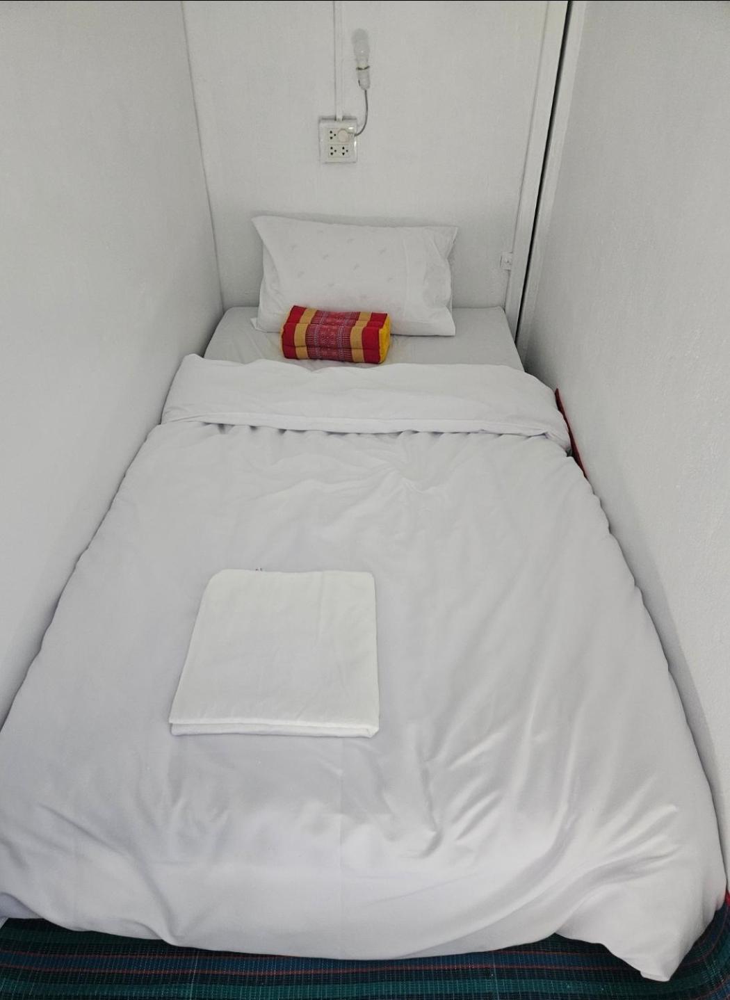 Kai Lions International Capsule Hostel Pakxe Eksteriør billede