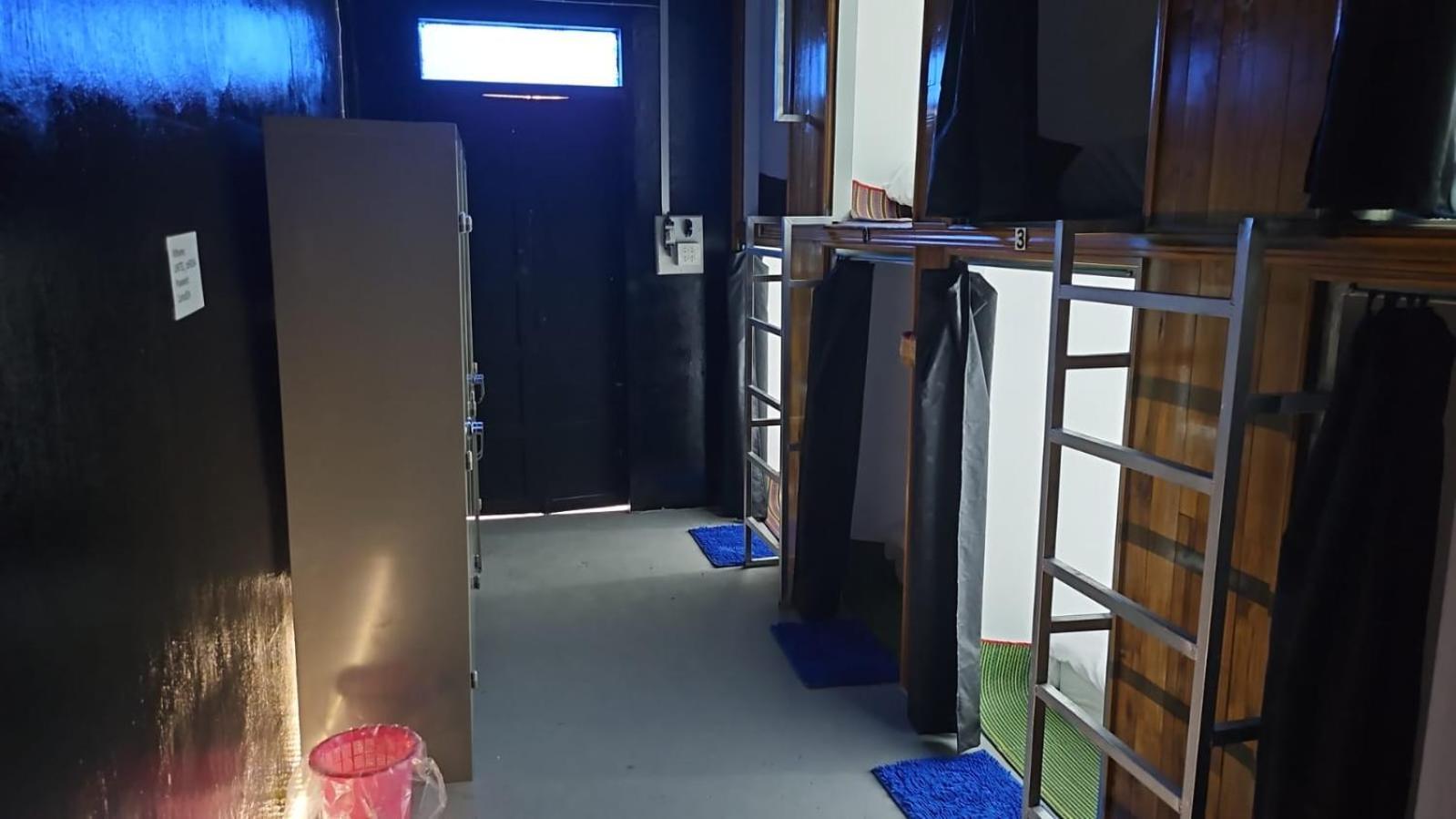 Kai Lions International Capsule Hostel Pakxe Eksteriør billede