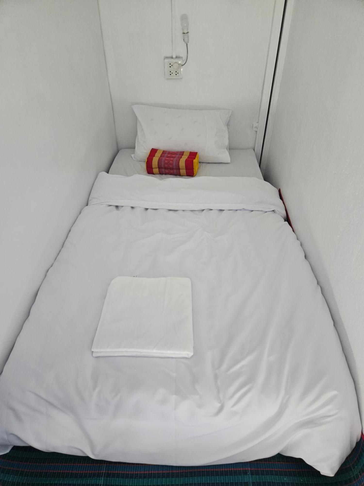 Kai Lions International Capsule Hostel Pakxe Eksteriør billede